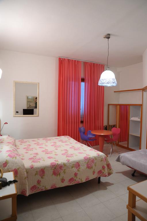 Hotel Il Falchetto Pontedera Exterior photo